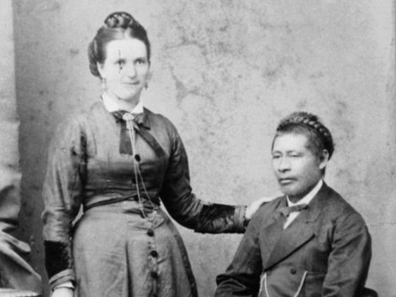 Portrait of Sum Chick Tong and wife Gladys.